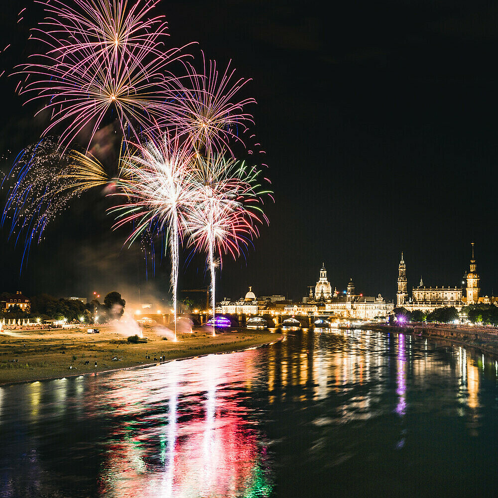 Zum Jahreswechsel lädt Dresden, oder auch Elbflorenz genannt zum Feuerwerk der Genüsse ein